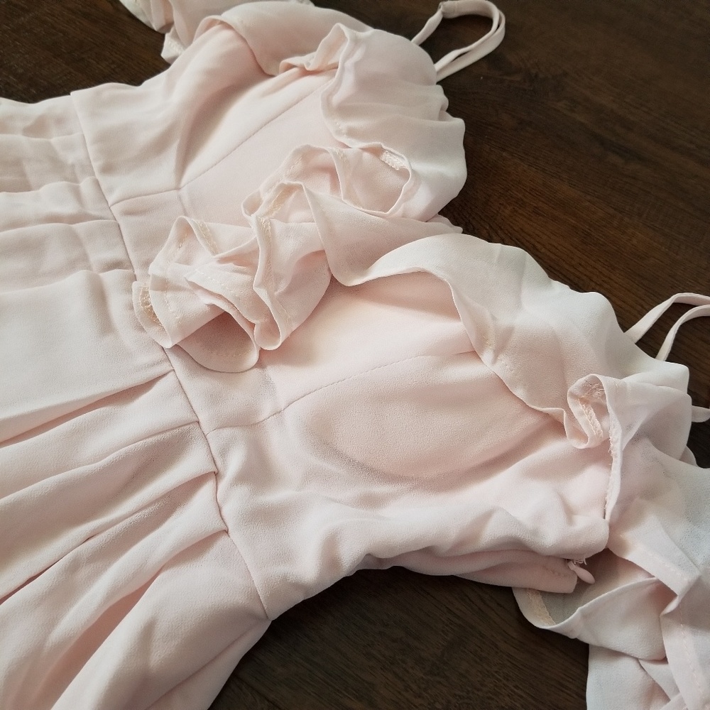 BNWT Ruffle Dress - Picture 2 of 6